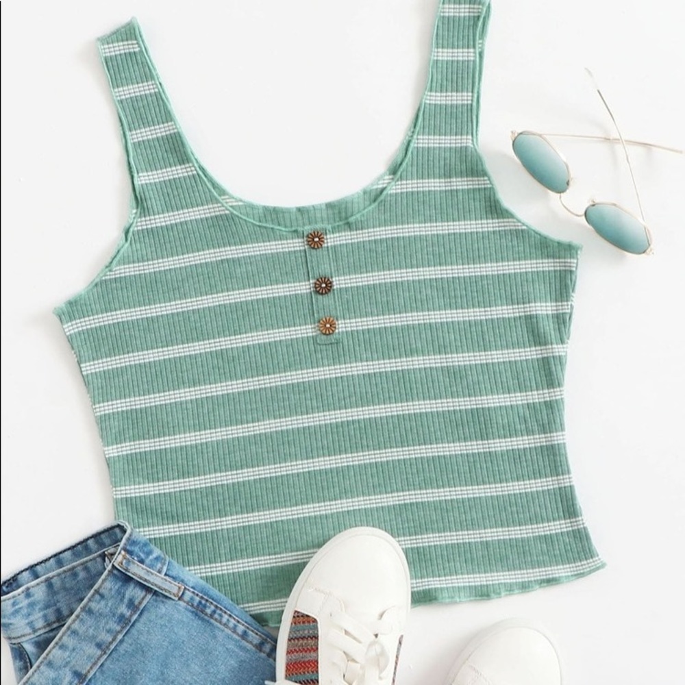SHEIN Crop Top